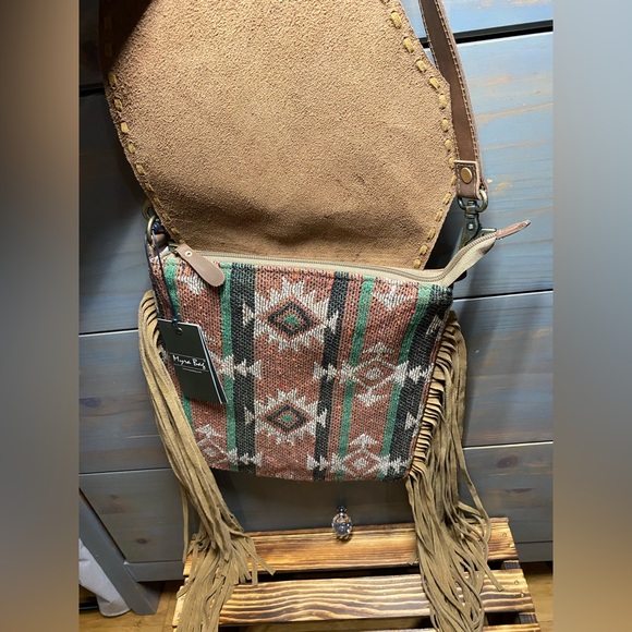 Western Leather Crossbody Concealed Purse - Picture 3 of 5